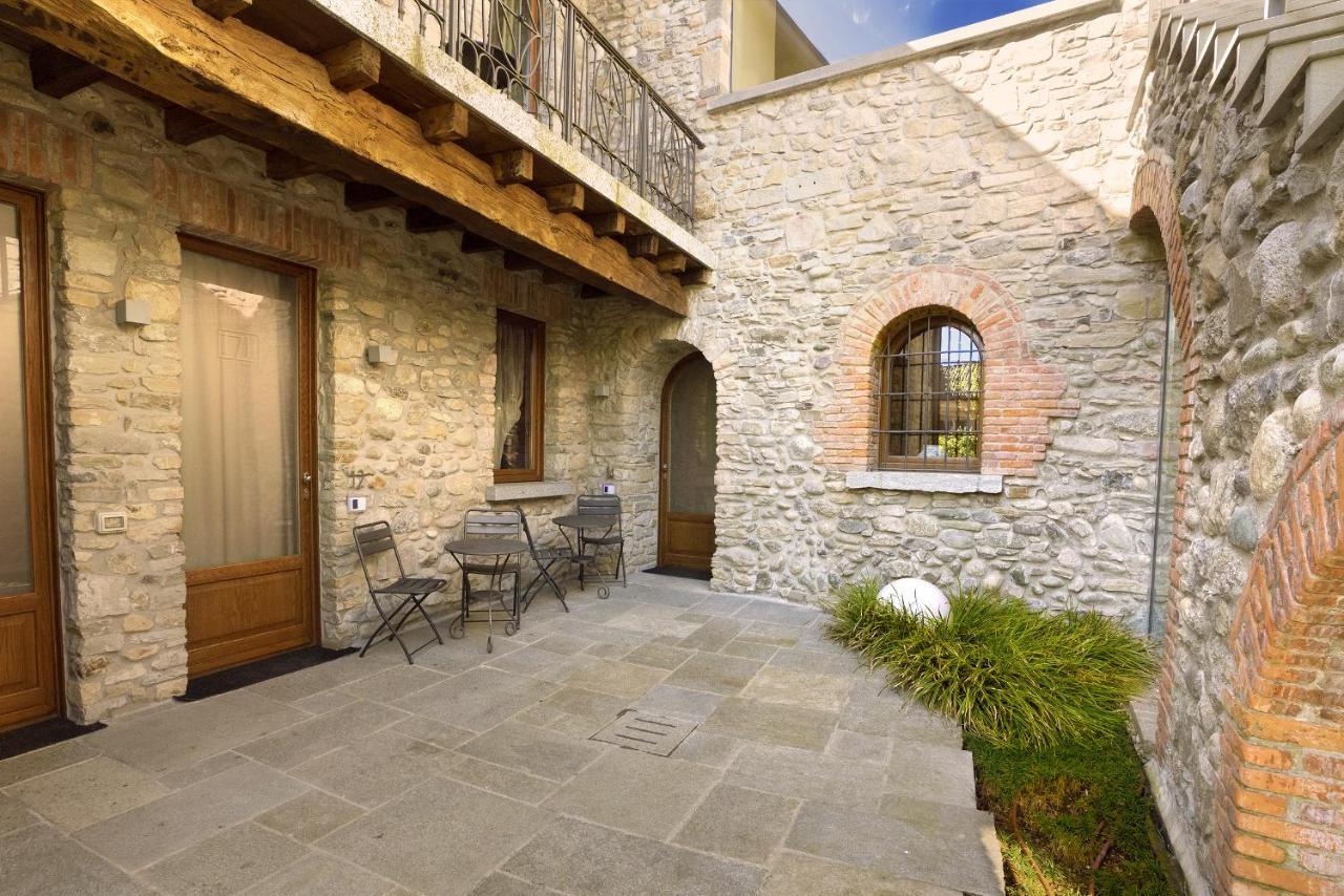 Il Borgo - 1711 Luxury Guest House Arlate Extérieur photo