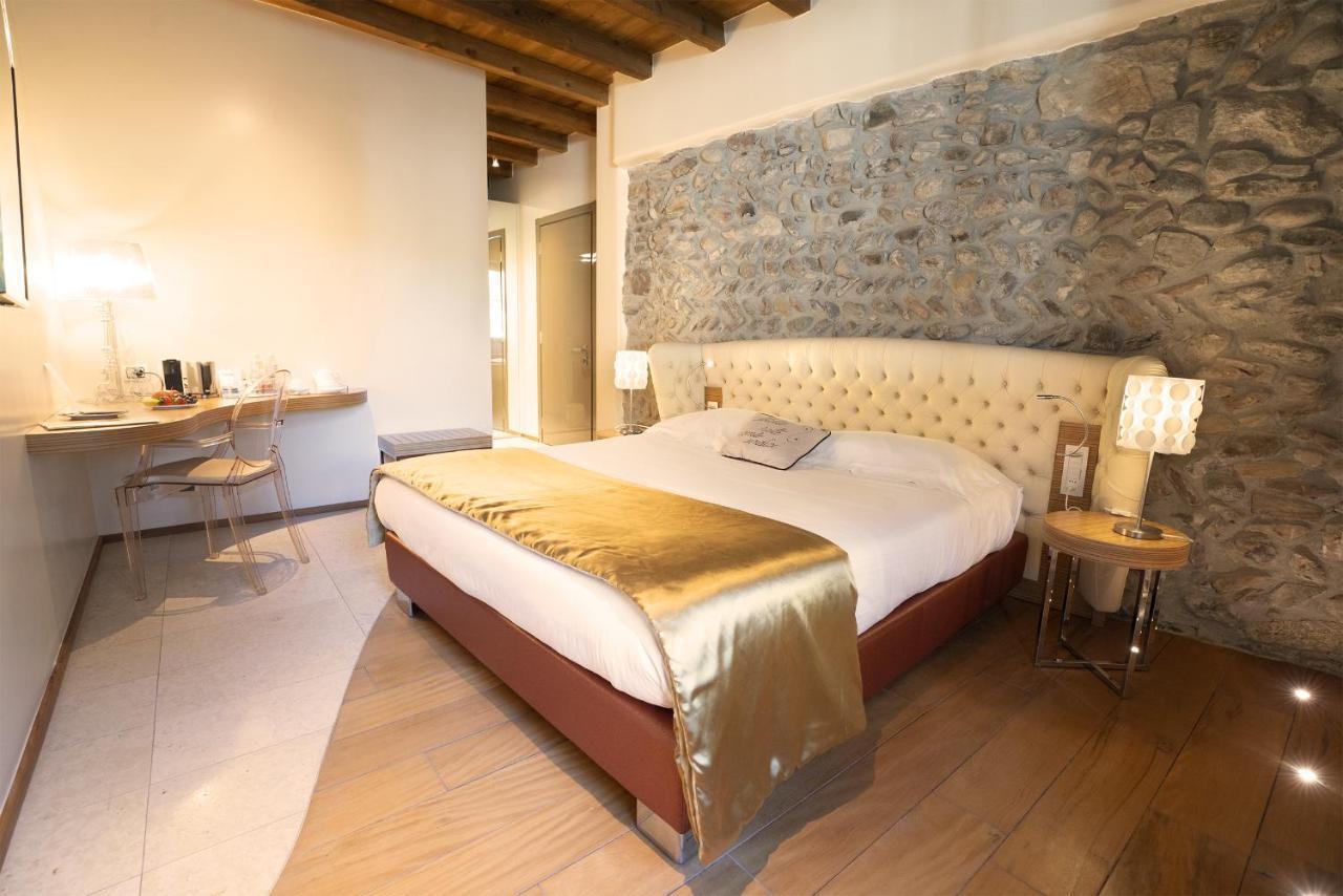 Il Borgo - 1711 Luxury Guest House Arlate Extérieur photo