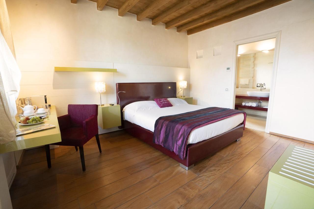 Il Borgo - 1711 Luxury Guest House Arlate Extérieur photo