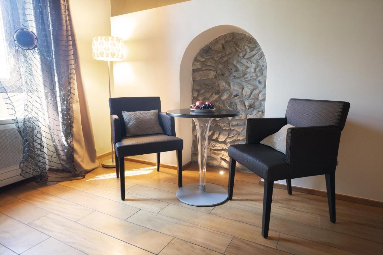 Il Borgo - 1711 Luxury Guest House Arlate Extérieur photo