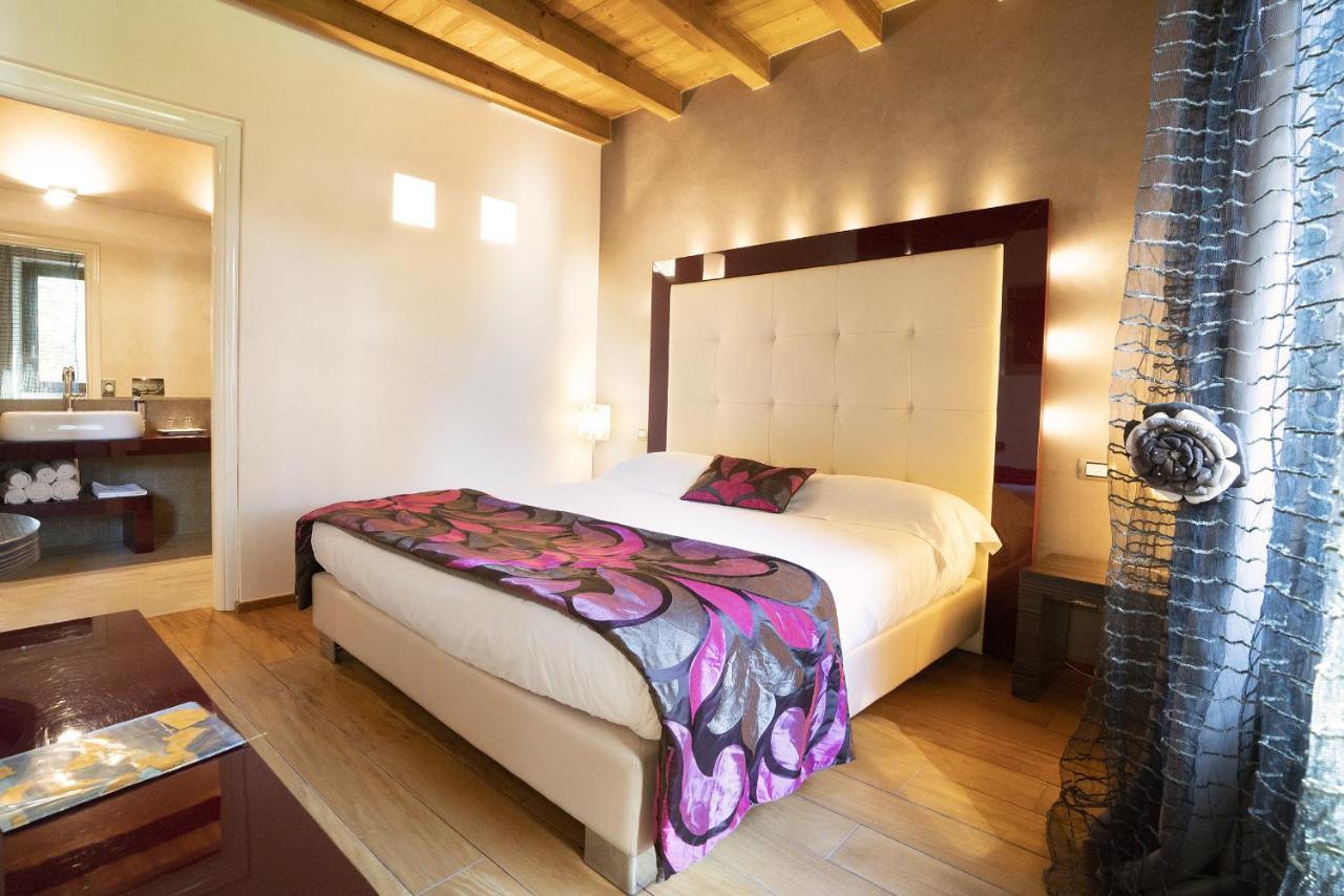Il Borgo - 1711 Luxury Guest House Arlate Extérieur photo
