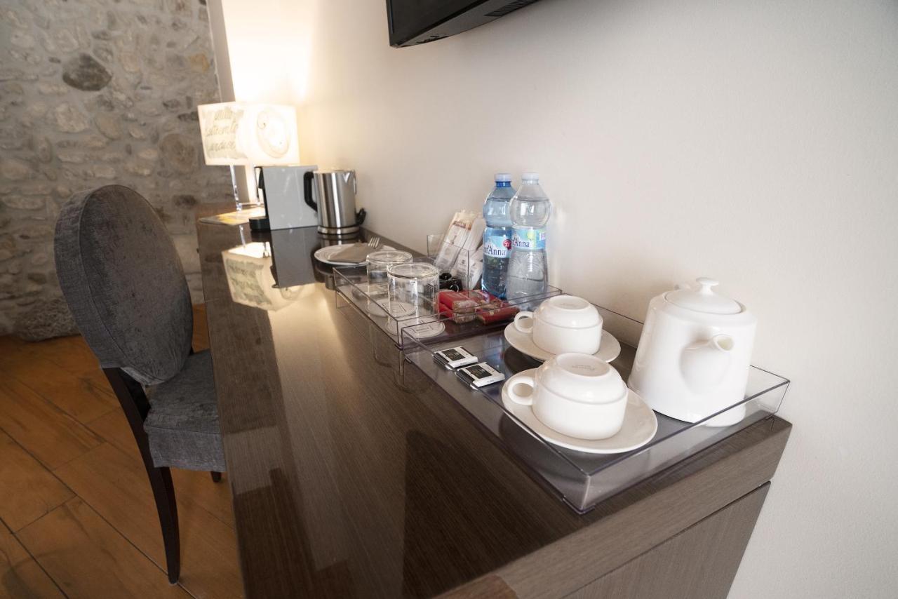 Il Borgo - 1711 Luxury Guest House Arlate Extérieur photo