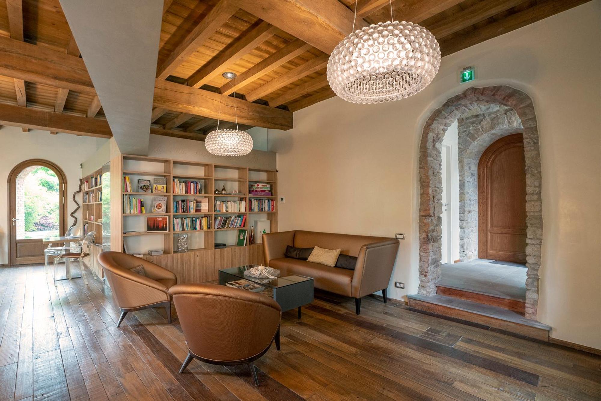 Il Borgo - 1711 Luxury Guest House Arlate Extérieur photo