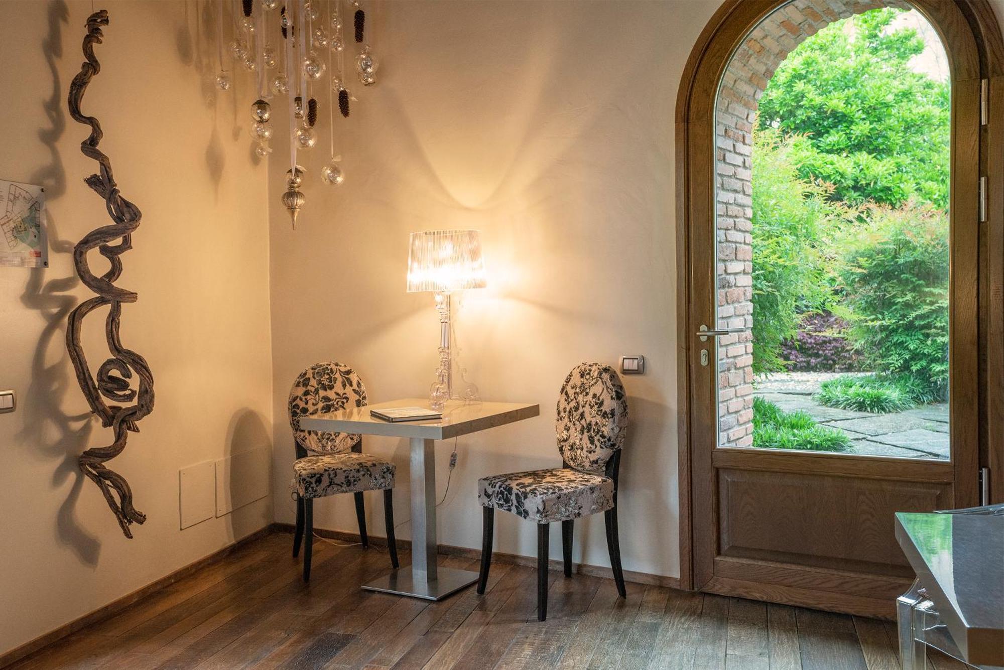 Il Borgo - 1711 Luxury Guest House Arlate Extérieur photo